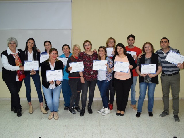 Se entregaron los certificados del curso de Excel destinado al personal nodocente de nuestra casa