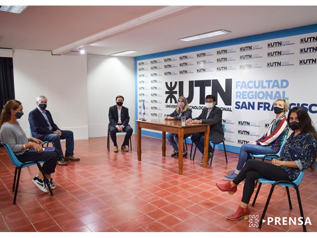 Reconocimiento de la Legislatura provincial a una app creada por graduados de nuestra Facultad