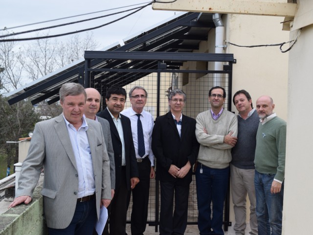 Visita de funcionarios de Epec a la instalación de paneles solares de nuestra Facultad