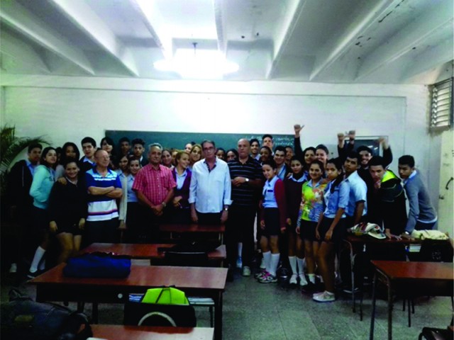 Ex docente de UTN San Francisco viajó a Cuba a trabajar en cambios en la enseñanza de la Física