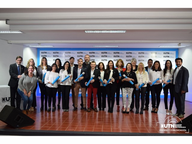 Nodocentes recibieron su t&iacute;tulo de T&eacute;cnico Superior en Administraci&oacute;n y Gesti&oacute;n de Instituciones de Nivel Superior