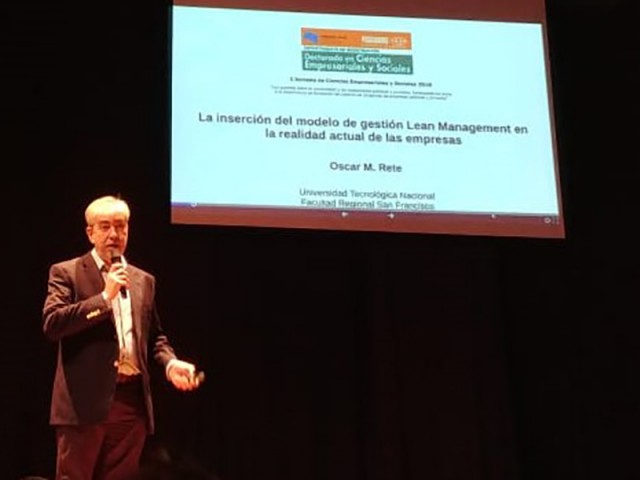 Docente de nuestra Facultad disertó en Buenos Aires sobre Gestión Empresarial, Economía y Finanzas 