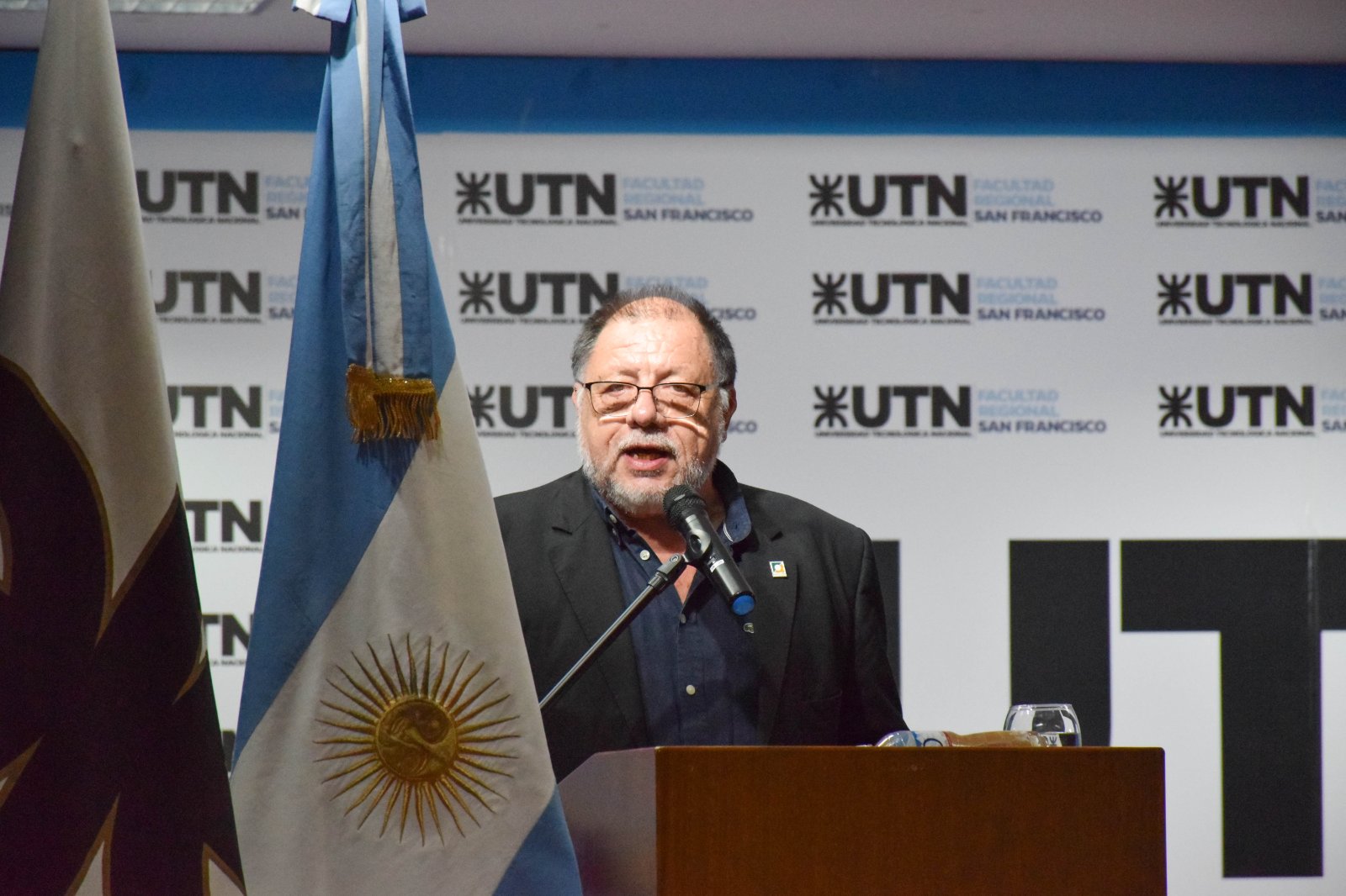 El Dr. Pablo Recabarren, Decano de la Facultad de Ciencias Exactas, Físicas y Naturales de la UNC, dirigió unas palabras