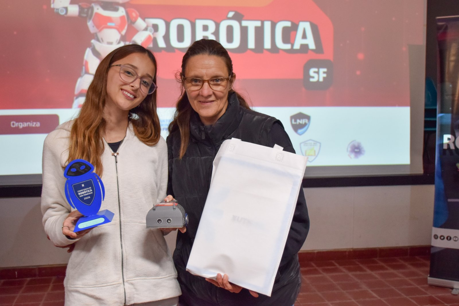 Angie Peretti, primer puesto Minisumo, con 