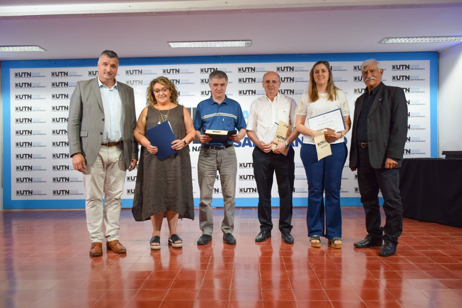 Las personas que se jubilaron en 2025 también recibieron un reconocimiento