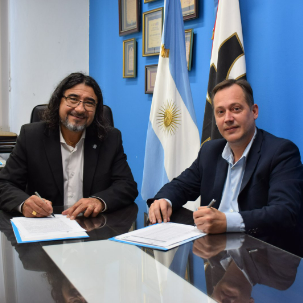 Robótica educativa: la UTN y el Municipio firmaron un convenio para acercar a estudiantes secundarios a la electrónica